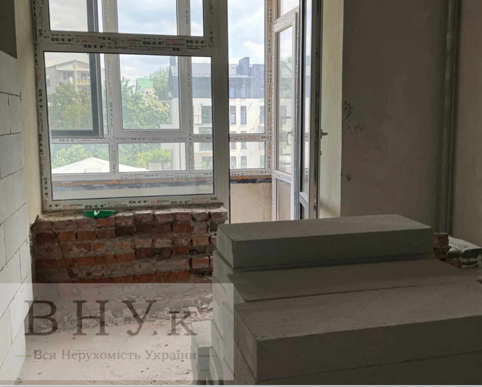 Apartments for sale. 1 room, 40 m², 3rd floor/10 floors. Halytskyy prov., Ternopil. 