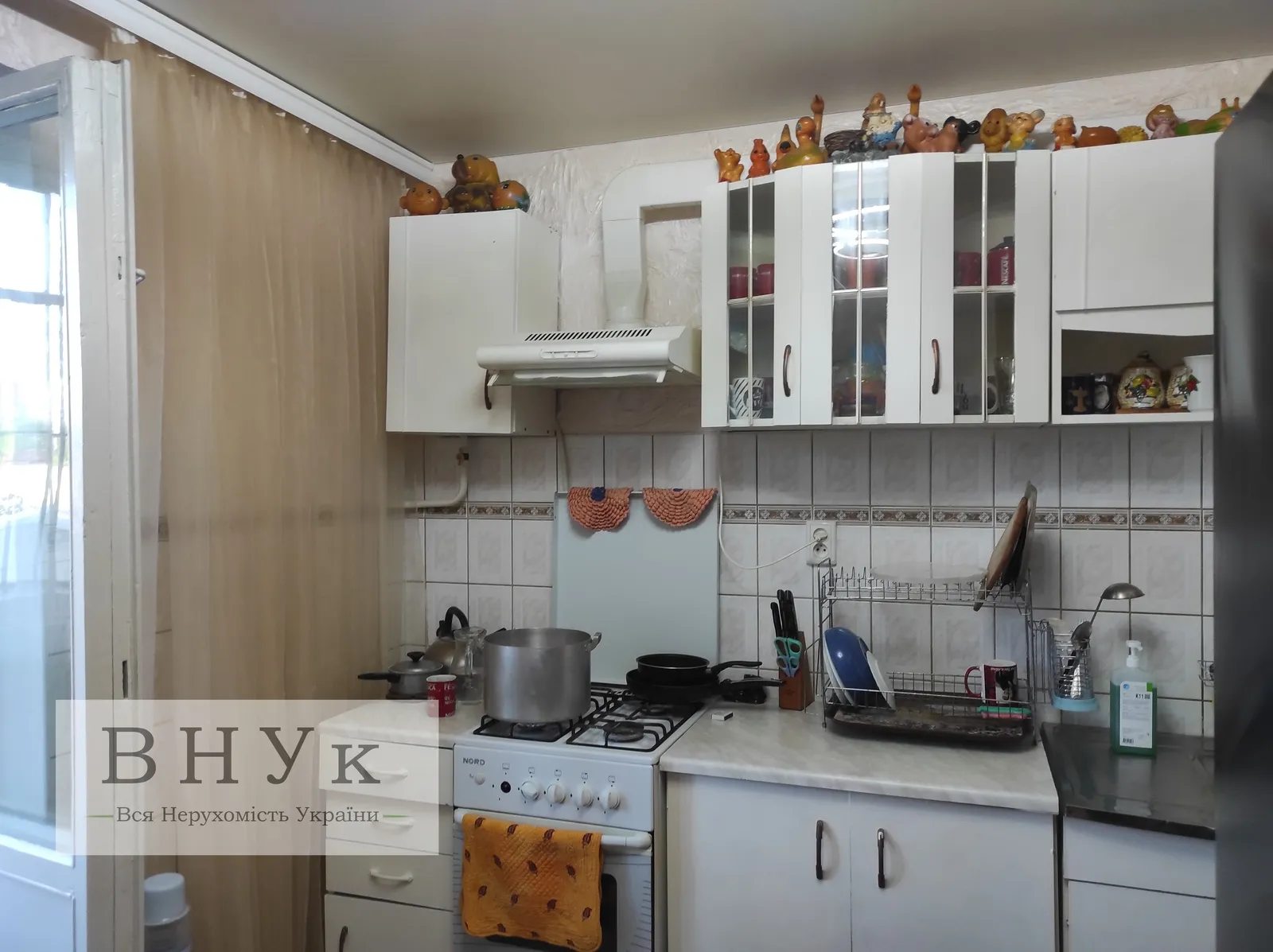 Apartments for sale. 3 rooms, 67 m², 2nd floor/5 floors. Prosvity vul., Ternopil. 