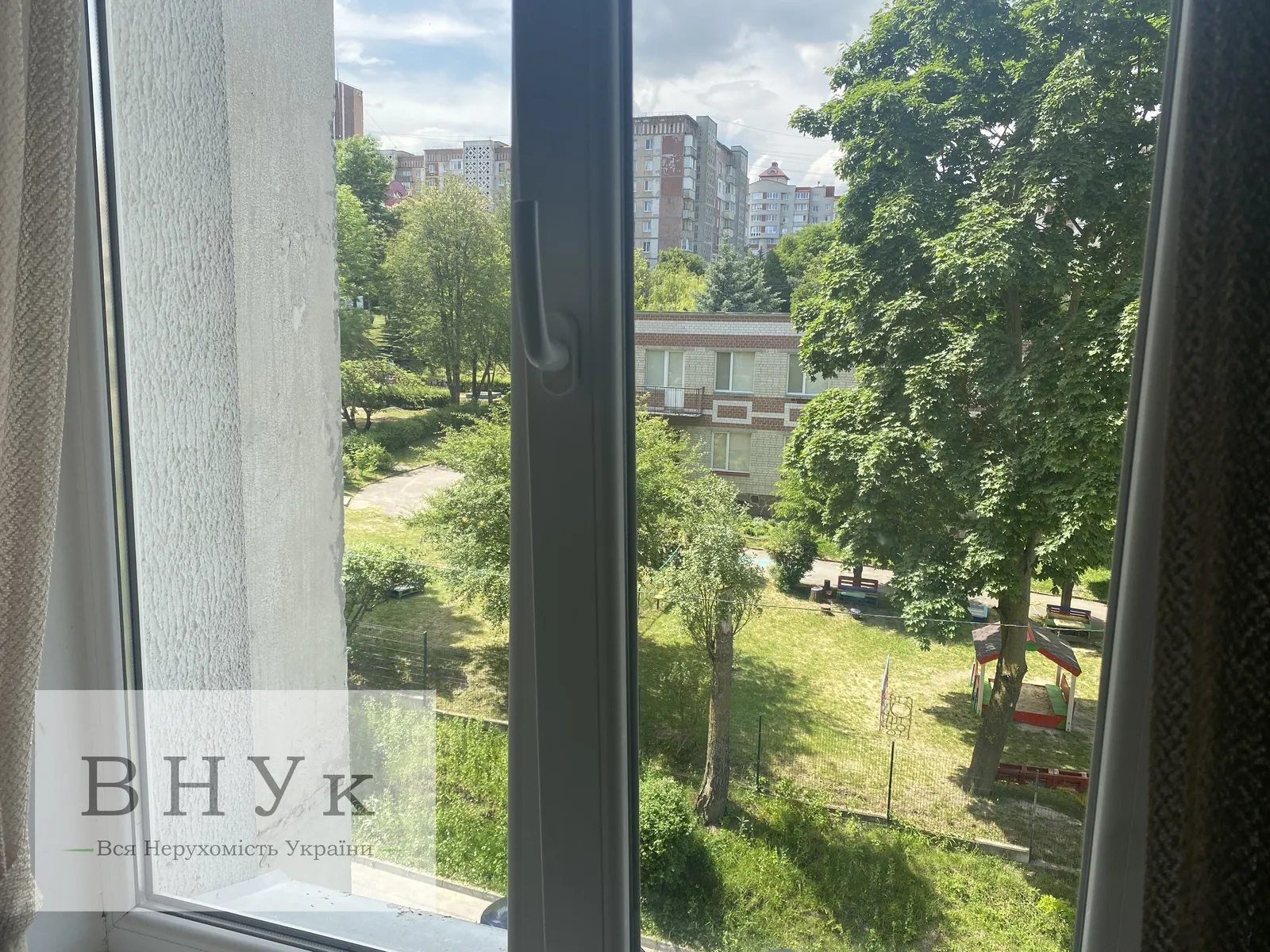 Apartments for sale. 1 room, 32 m², 4th floor/9 floors. Verbytskoho M. vul., Ternopil. 