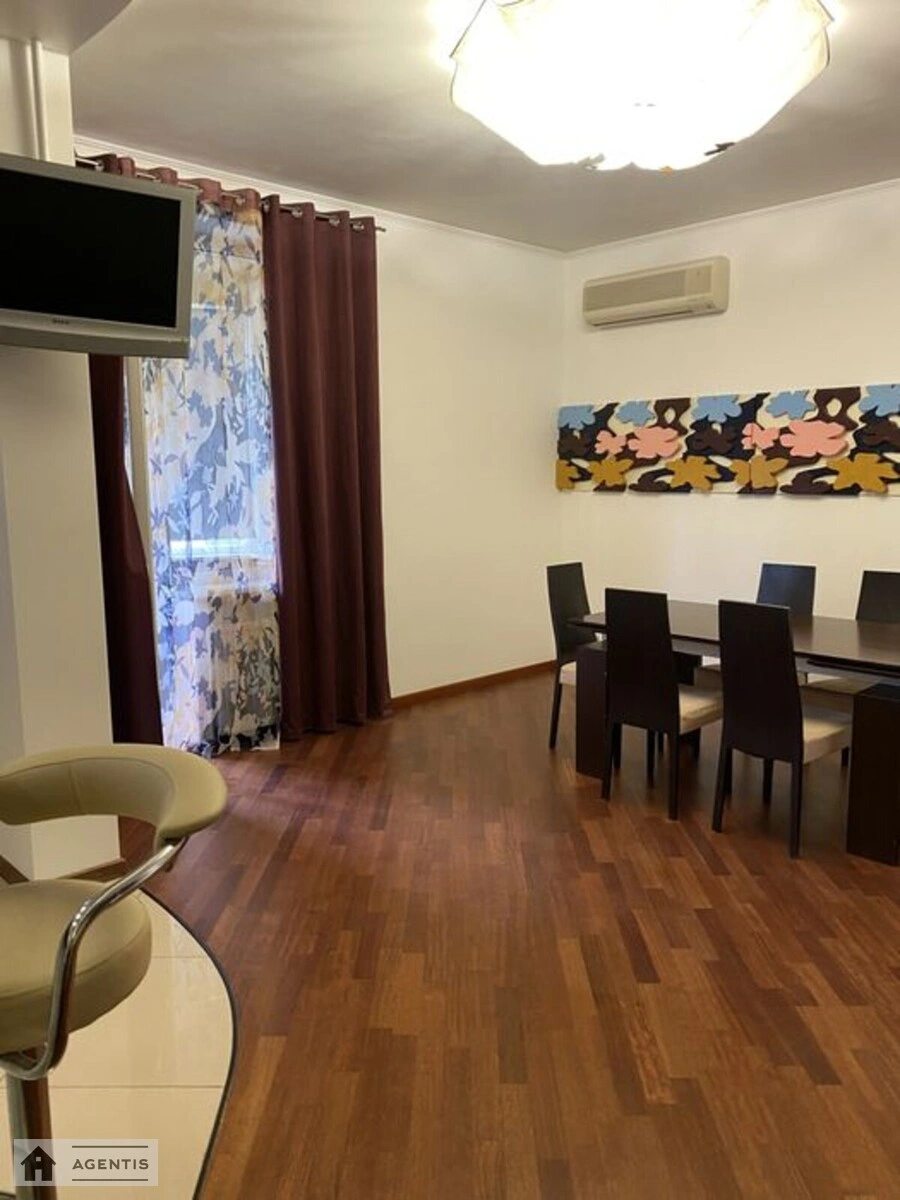 Apartment for rent. 4 rooms, 170 m², 8th floor/22 floors. 13, Staronavodnitcka 13, Kyiv. 