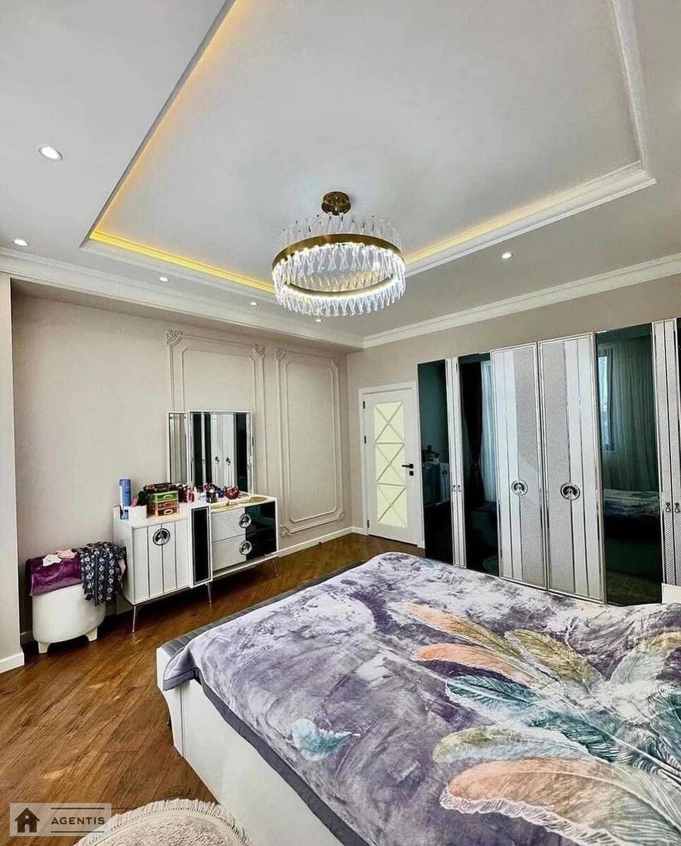 Apartment for rent. 4 rooms, 170 m², 5th floor/12 floors. 49, Volodymyrska 49, Kyiv. 