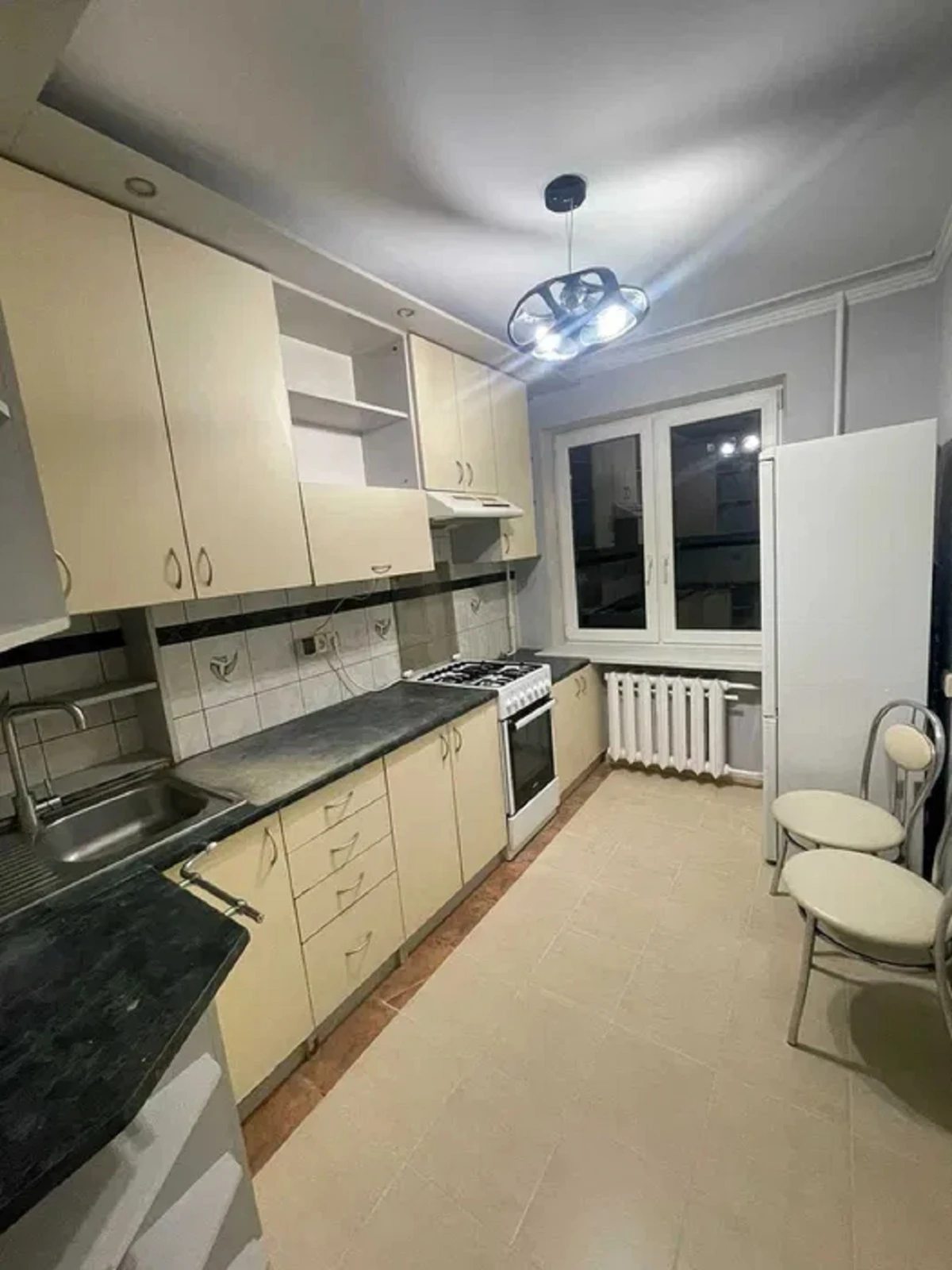 Apartments for sale. 3 rooms, 63 m², 6th floor/9 floors. 50, Koroleva Akademyka , Odesa. 