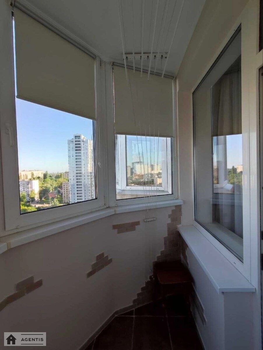 Здам квартиру. 2 rooms, 70 m², 20 floor/22 floors. 12, Феодосійський 12, Київ. 