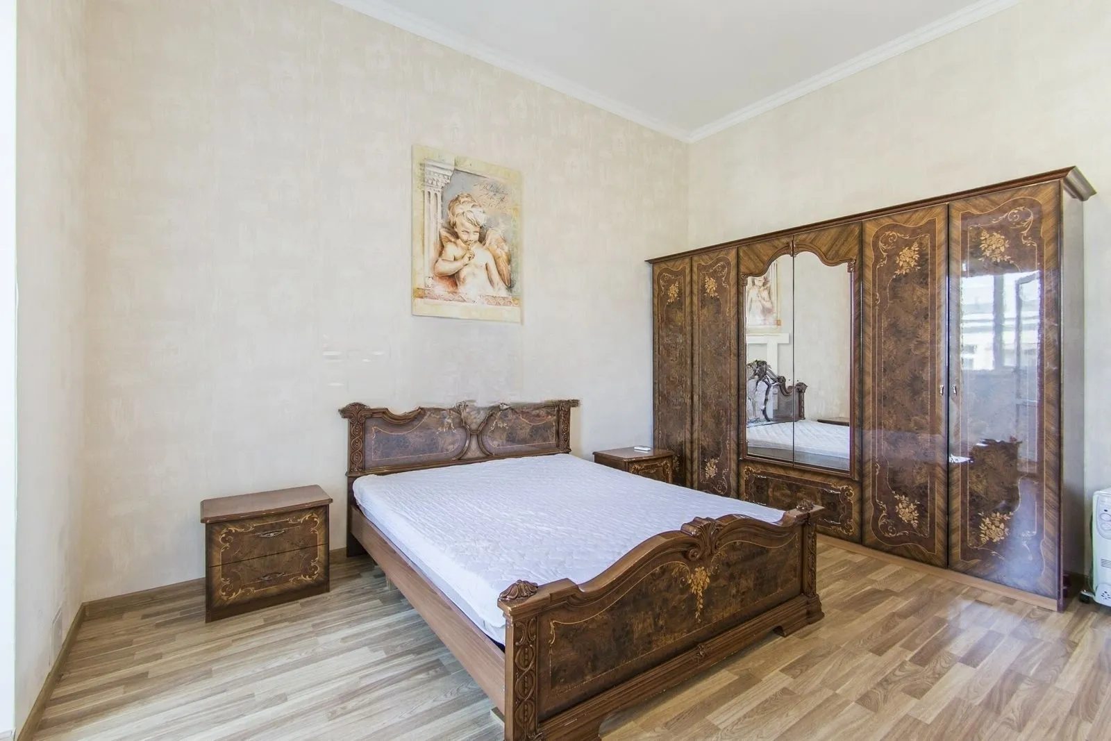 Apartment for rent. 5 rooms, 1375 m², 6th floor/7 floors. 32, Bohdana Khmelnytskoho vul., Kyiv. 