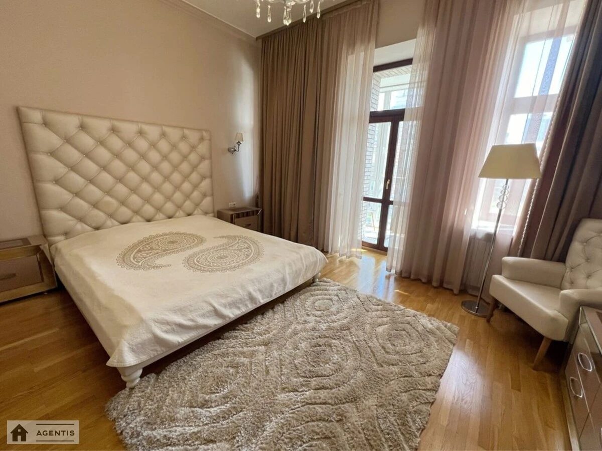 Apartment for rent. 3 rooms, 120 m², 3rd floor/5 floors. Velyka Vaselkivska, Kyiv. 