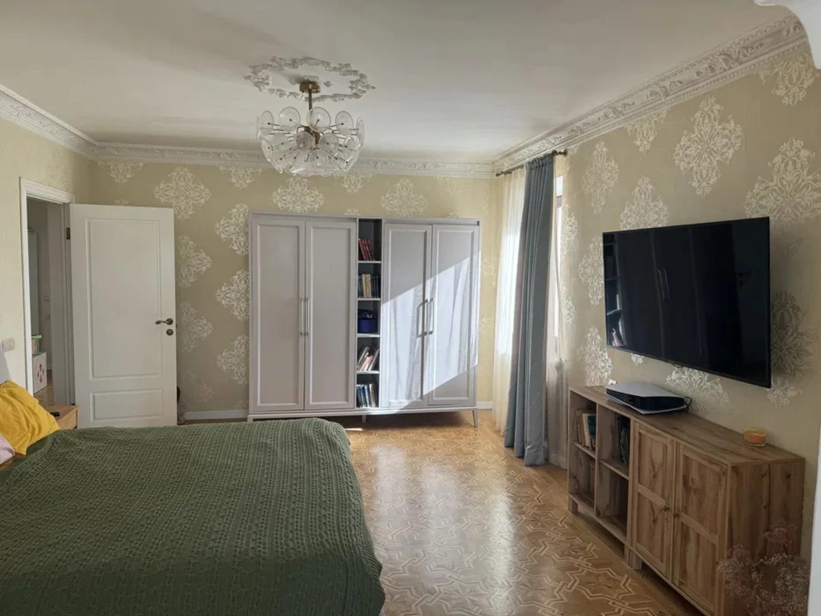 Продаж квартири 3 кімнати, 90 m², 4 пов./16 поверхів. 87, Небесной Сотни проспект (Маршала Жукова), Одеса. 