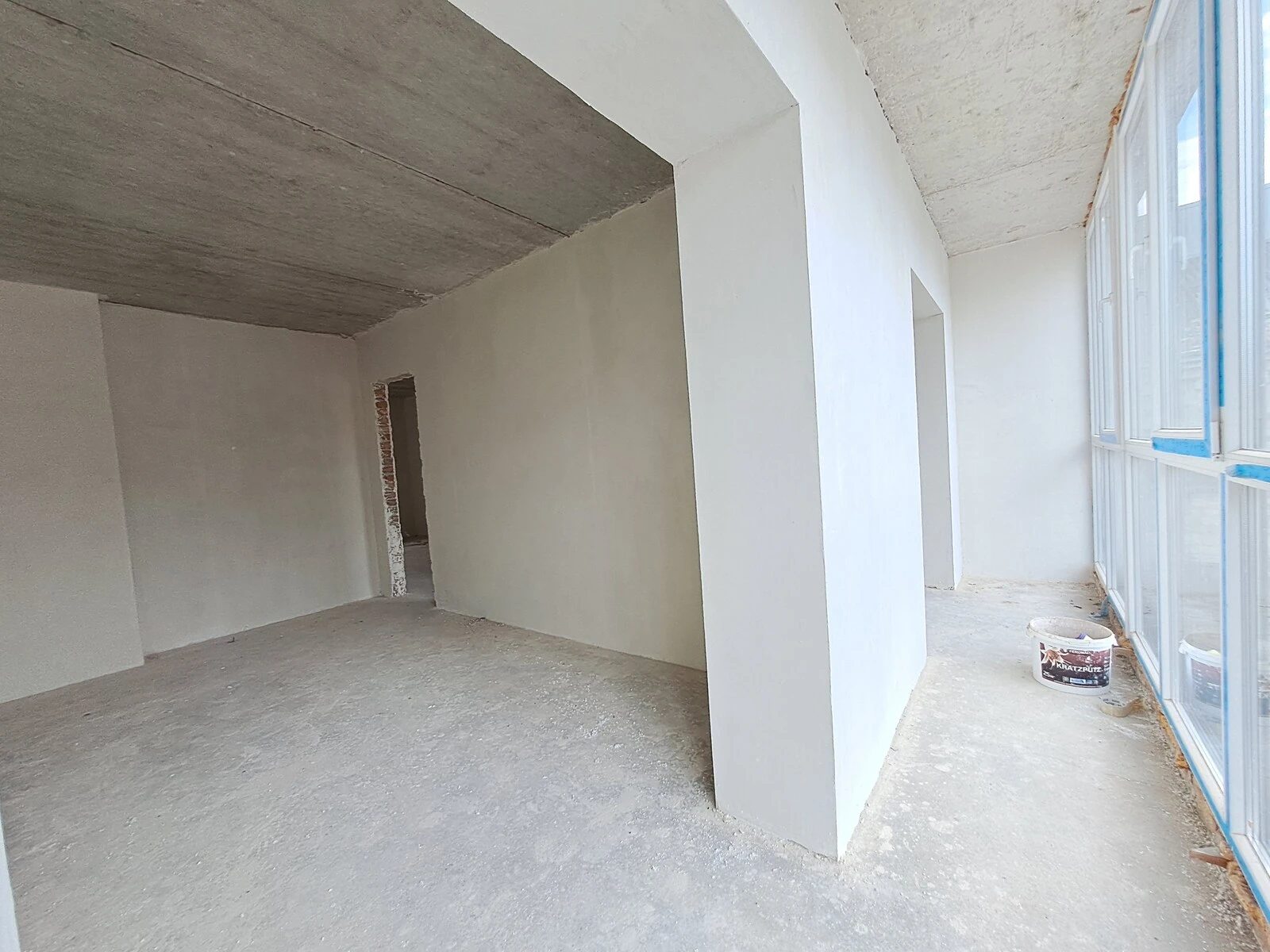 Apartments for sale. 3 rooms, 80 m², 1st floor/4 floors. Tatarska vul., Ternopil. 
