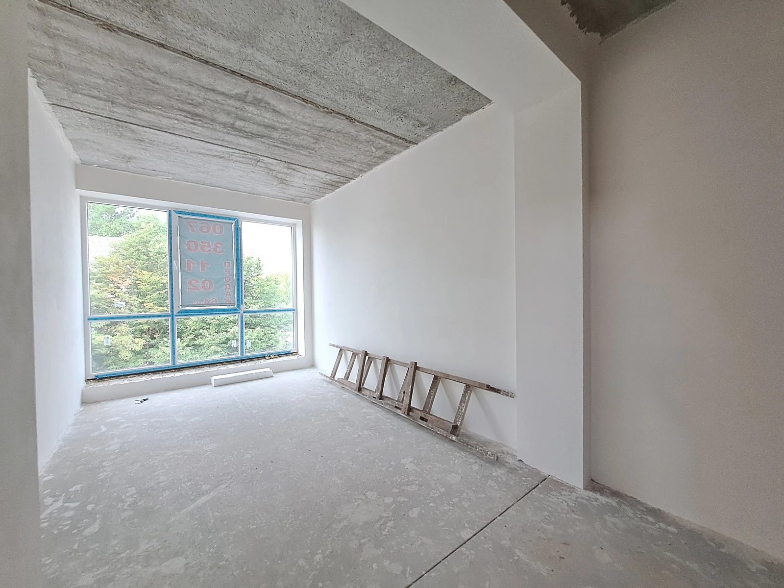 Apartments for sale. 1 room, 65 m², 1st floor/3 floors. Tatarska vul., Ternopil. 