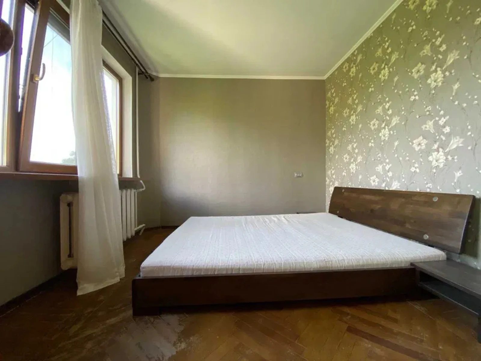 Apartments for sale. 4 rooms, 61 m², 4th floor/5 floors. 63, Nebesnoy Sotny prospekt Marshala Zhukova, Odesa. 