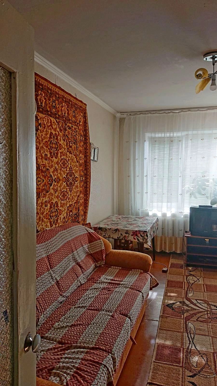 Сдам 2-Х комнатную с мебелью и техникой на Митрофанова.
