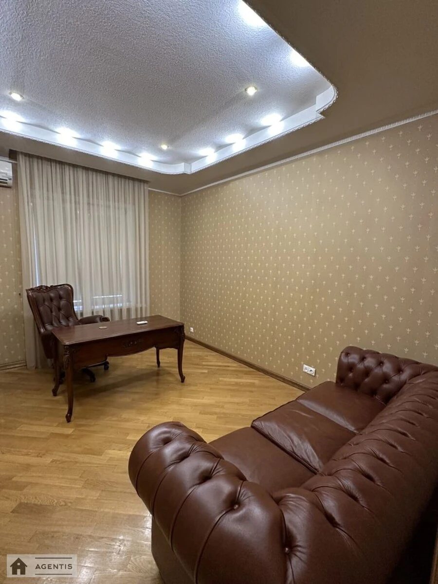 Сдам квартиру. 3 rooms, 127 m², 4th floor/28 floors. 69, Дмитриевская 69, Киев. 