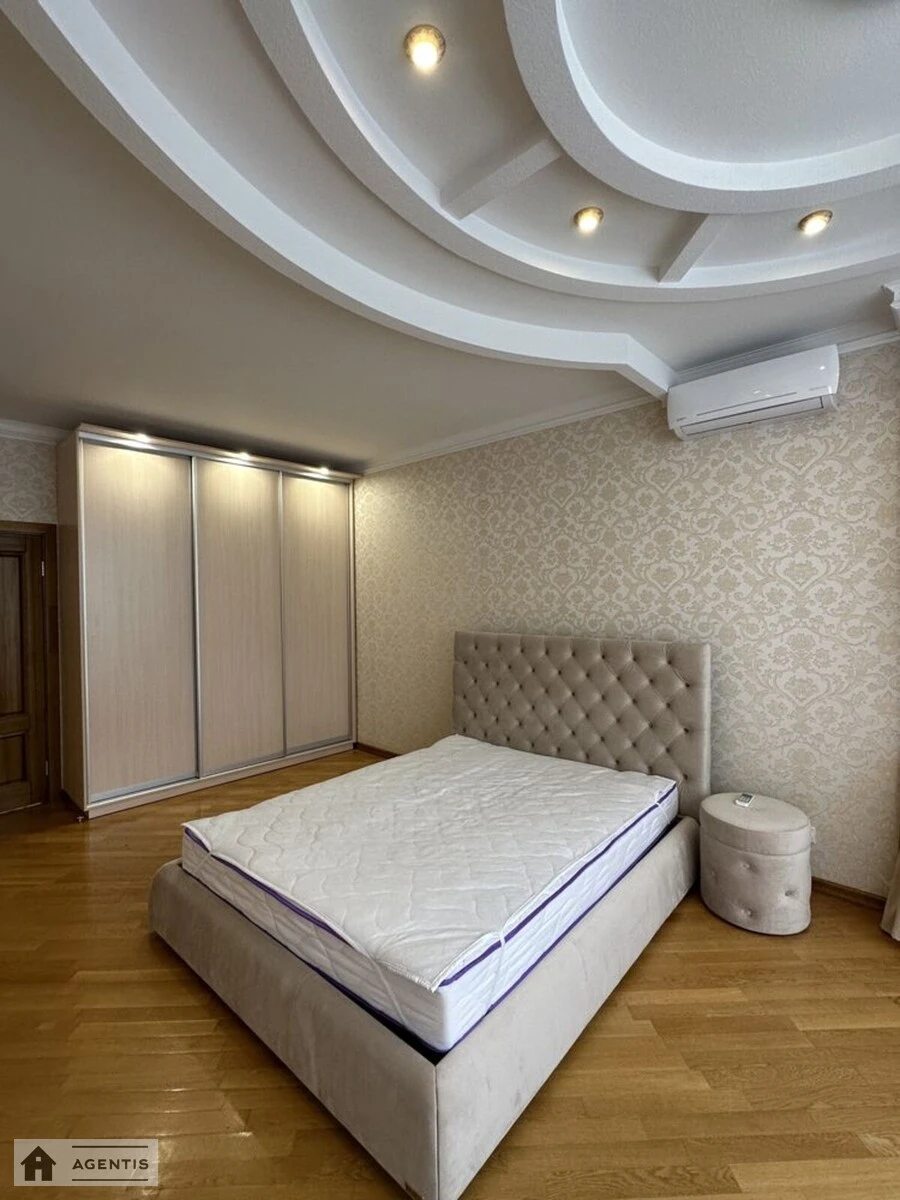 Сдам квартиру. 3 rooms, 127 m², 4th floor/28 floors. 69, Дмитриевская 69, Киев. 