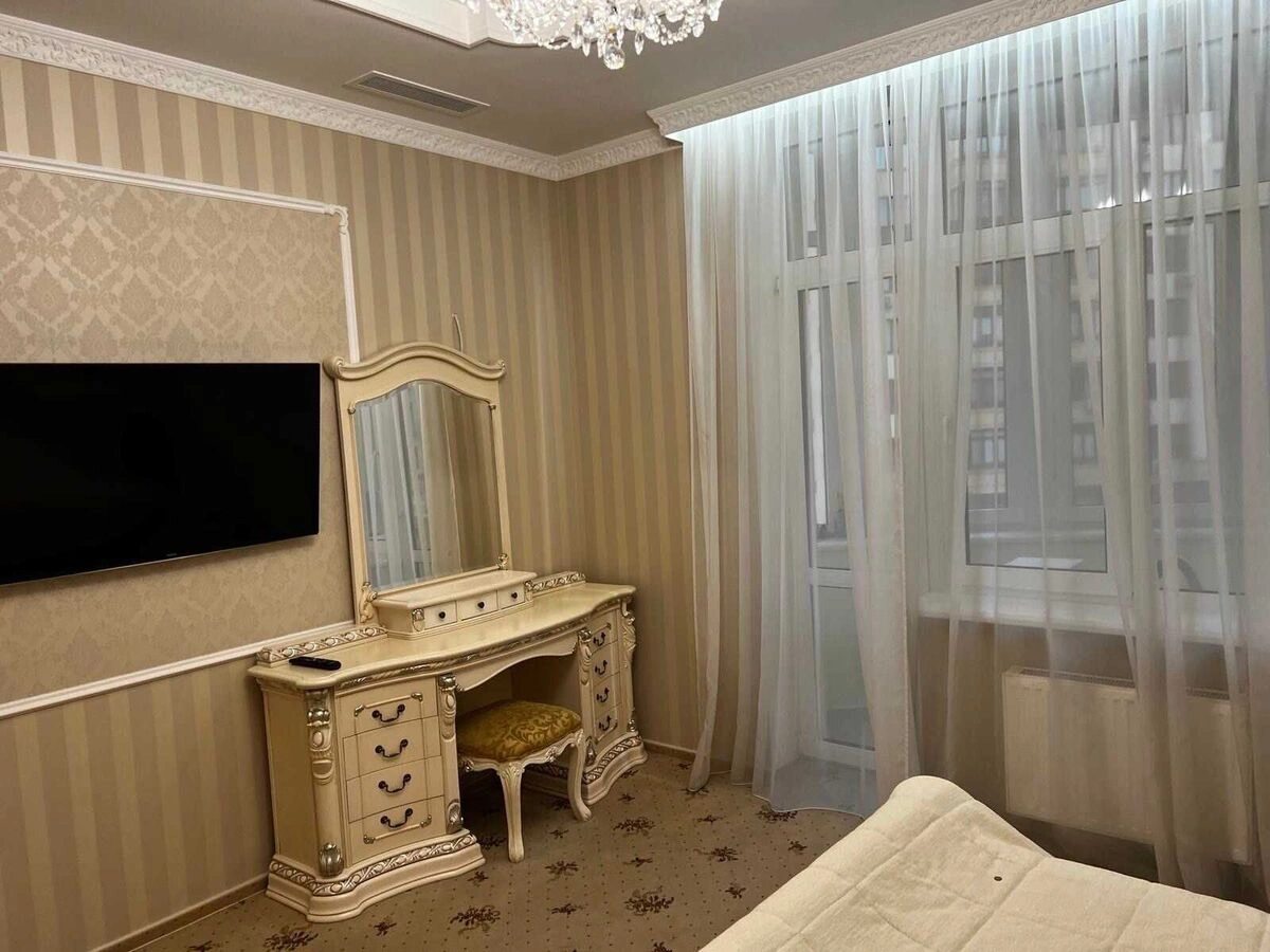 Сдам квартиру. 3 rooms, 125 m², 6th floor/18 floors. Златоустовская, Киев. 