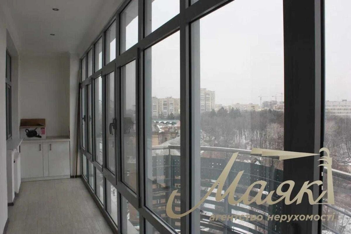 Сдам квартиру. 3 rooms, 175 m², 9th floor/23 floors. Юрія Іллєнка вул. (Мельникова), Киев. 