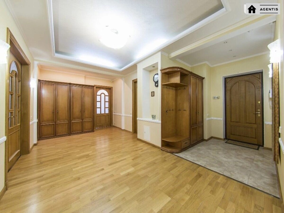Сдам квартиру. 5 rooms, 240 m², 3rd floor/18 floors. 17, Дмитриевская 17, Киев. 