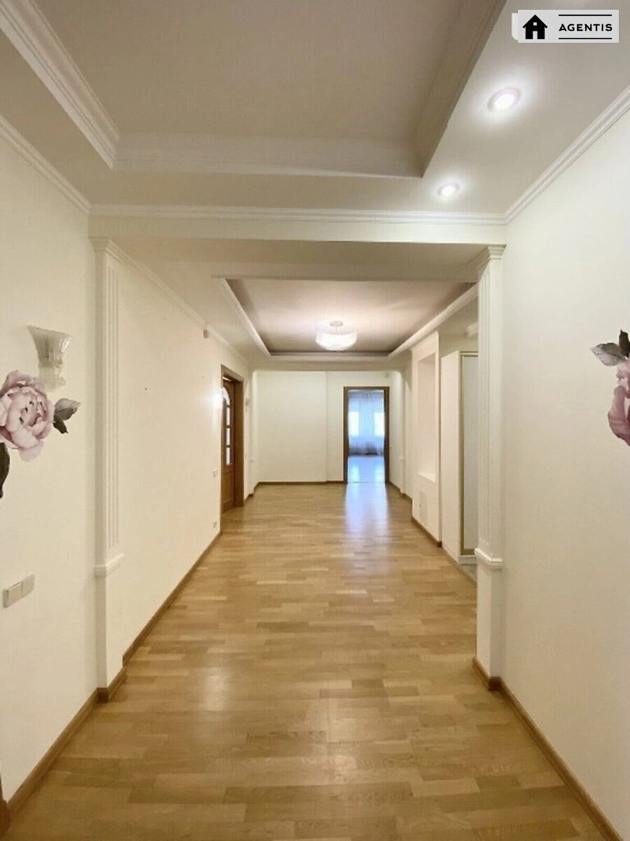 Apartment for rent. 5 rooms, 240 m², 3rd floor/18 floors. 17, Dmytrivska 17, Kyiv. 