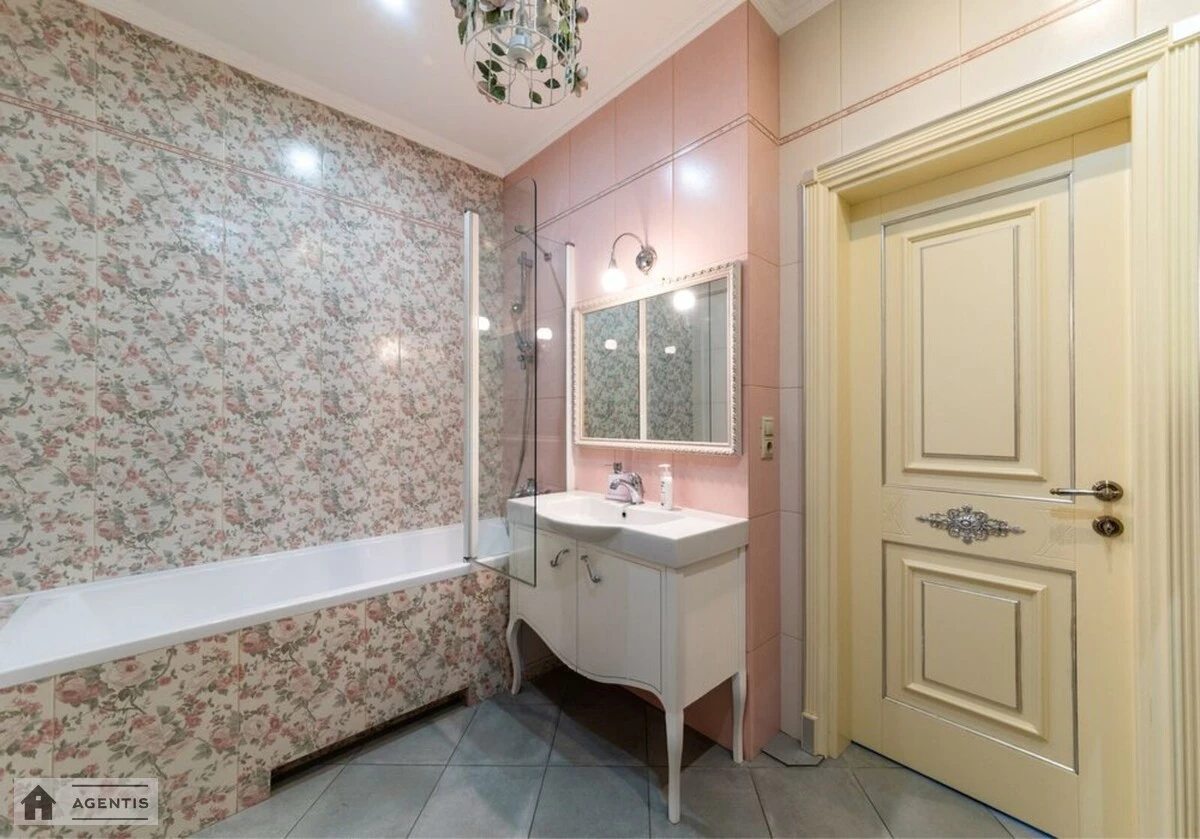 Apartment for rent. 5 rooms, 240 m², 6th floor/9 floors. 103, Antonovycha vul. Horkoho, Kyiv. 
