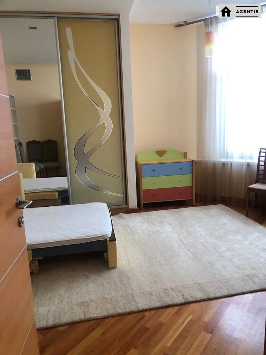 Apartment for rent. 3 rooms, 158 m², 13 floor/18 floors. 49, Volodymyrska 49, Kyiv. 