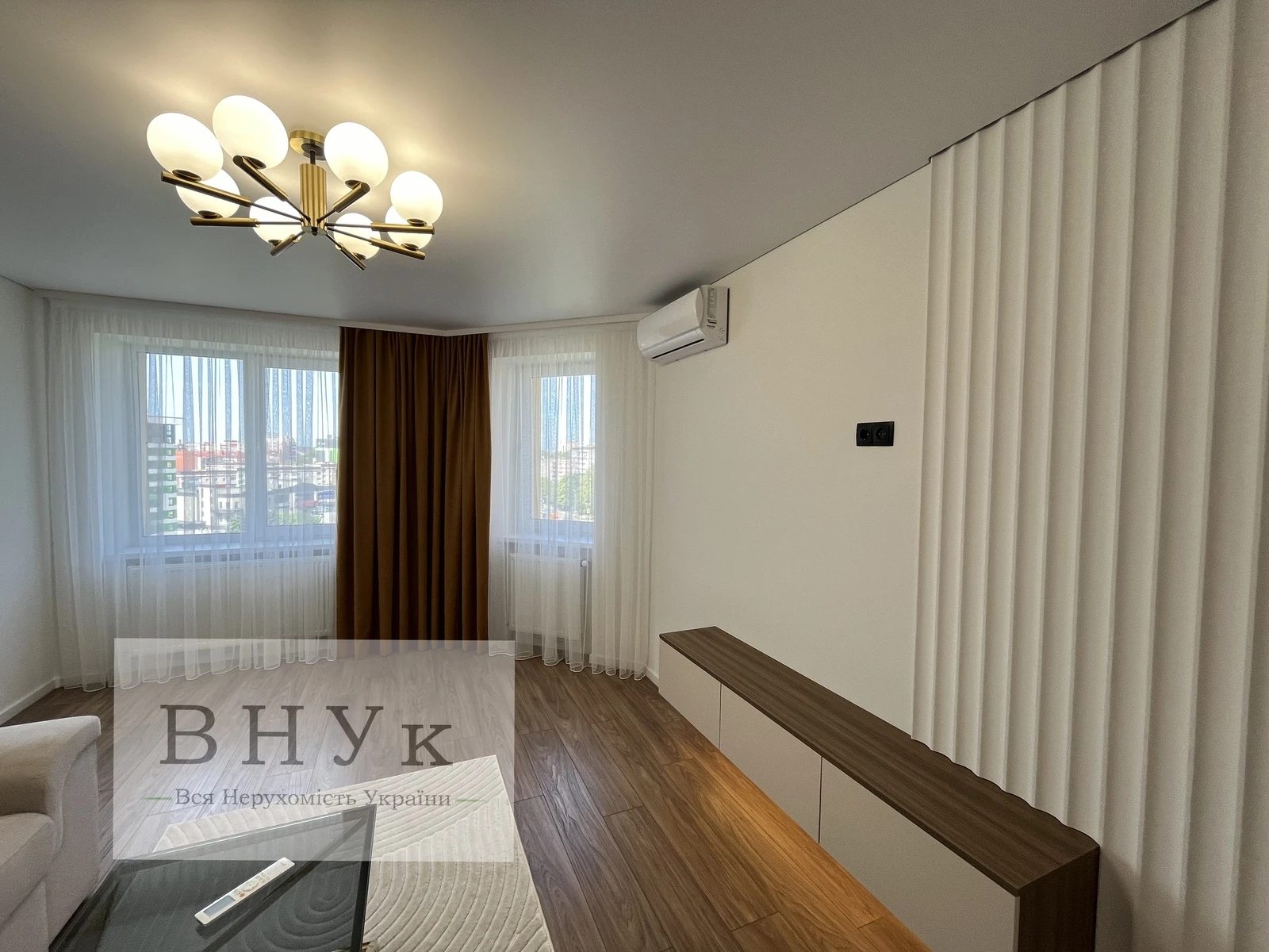 Apartments for sale. 2 rooms, 67 m², 8th floor/9 floors. Zluky pr., Ternopil. 