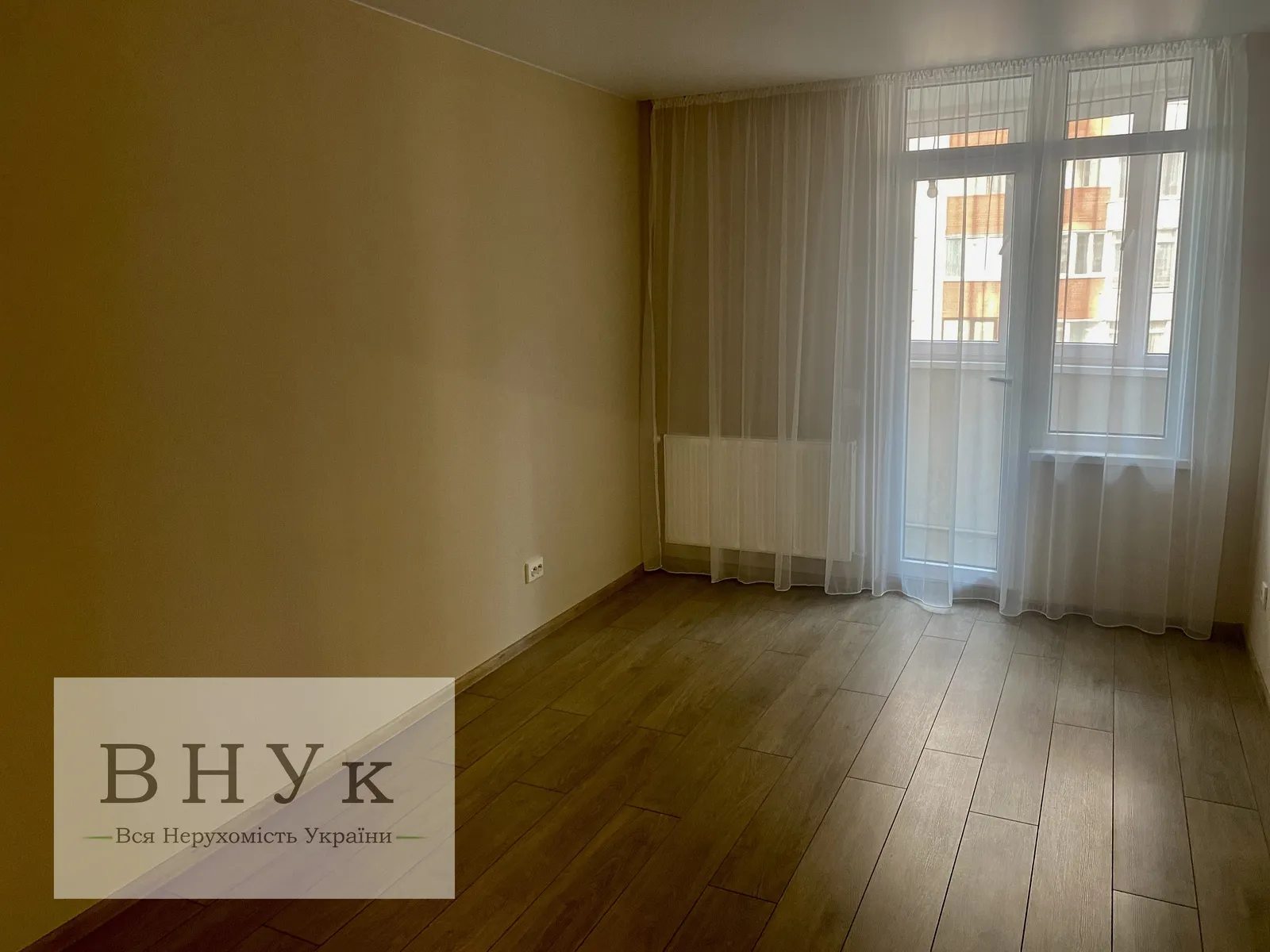 Apartments for sale. 2 rooms, 70 m², 3rd floor/10 floors. Kyyivska vul., Ternopil. 