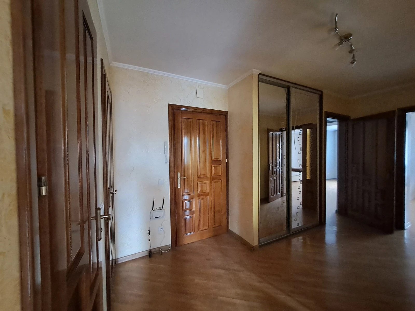 Apartments for sale. 3 rooms, 75 m², 6th floor/6 floors. 42, Karpenka vul., Ternopil. 