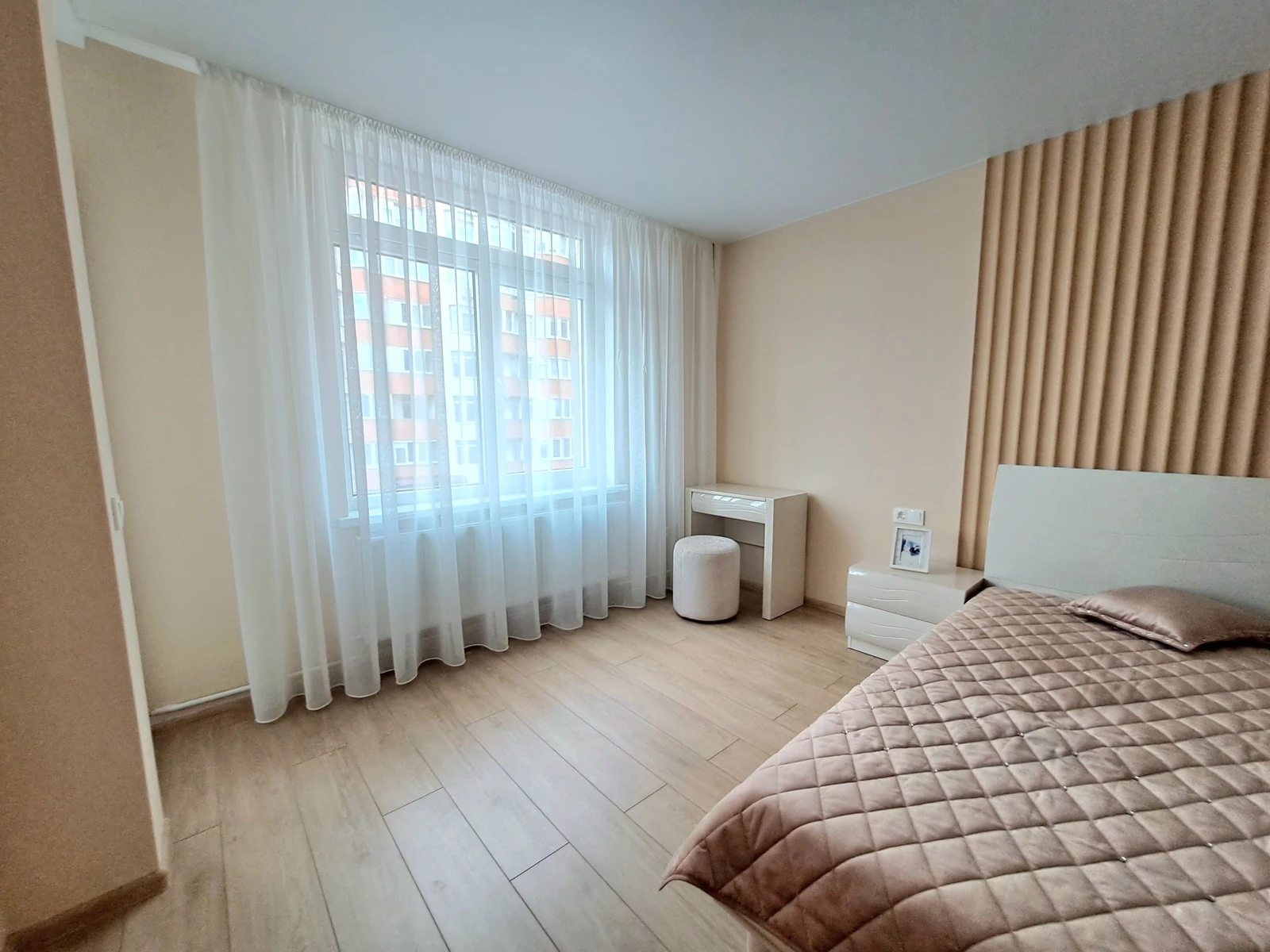 Apartments for sale. 2 rooms, 70 m², 3rd floor/11 floors. 8, Kyyivska vul., Ternopil. 