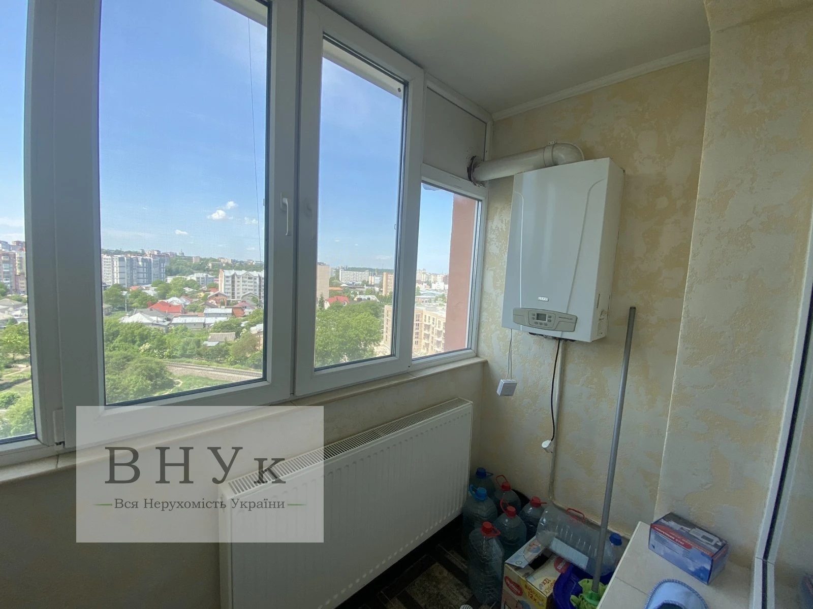 Apartments for sale. 2 rooms, 70 m², 7th floor/9 floors. Stadnykovoyi S. vul., Ternopil. 