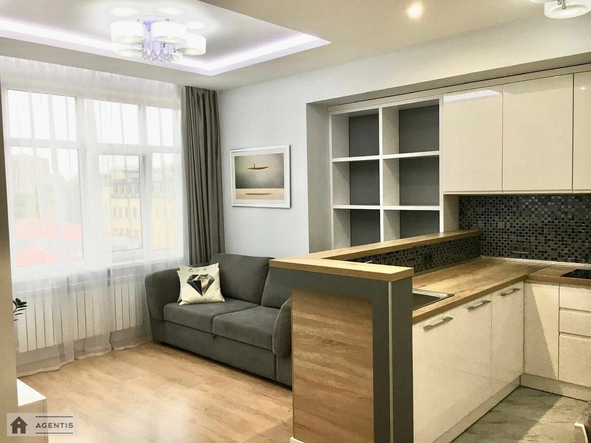 Apartment for rent 3 rooms, 80 m², 9th fl./14 floors. Gogolivska, Kyiv. 