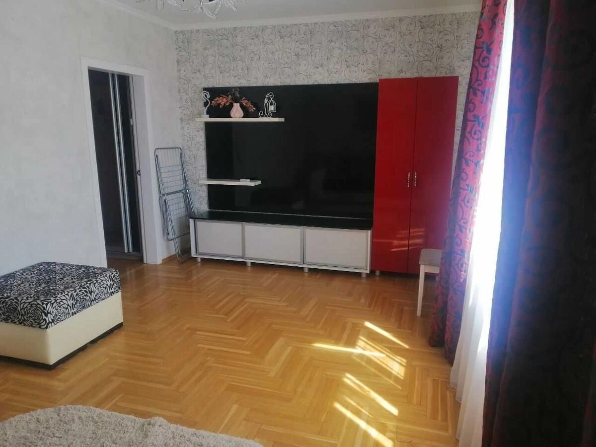 Apartment for rent. 2 rooms, 70 m², 6th floor/15 floors. 10, Larysy Rudenko vul., Kyiv. 
