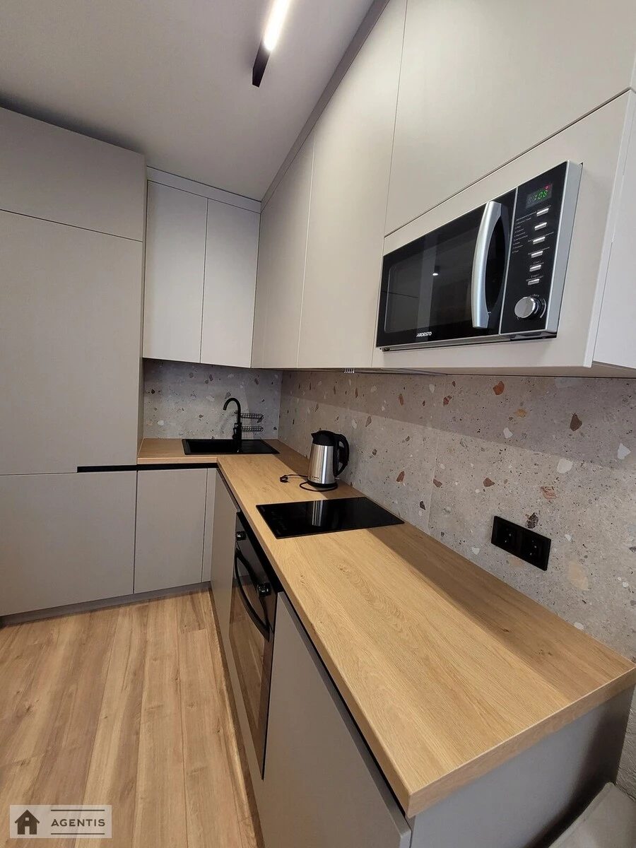 Apartment for rent. 1 room, 37 m², 4th floor/9 floors. 2, Salutna 2, Kyiv. 