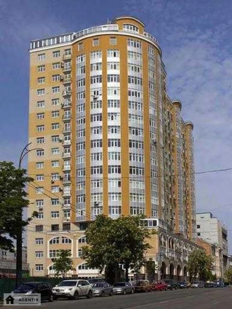 Сдам квартиру. 3 rooms, 140 m², 7th floor/12 floors. 72, Антоновича вул. (Горького), Киев. 
