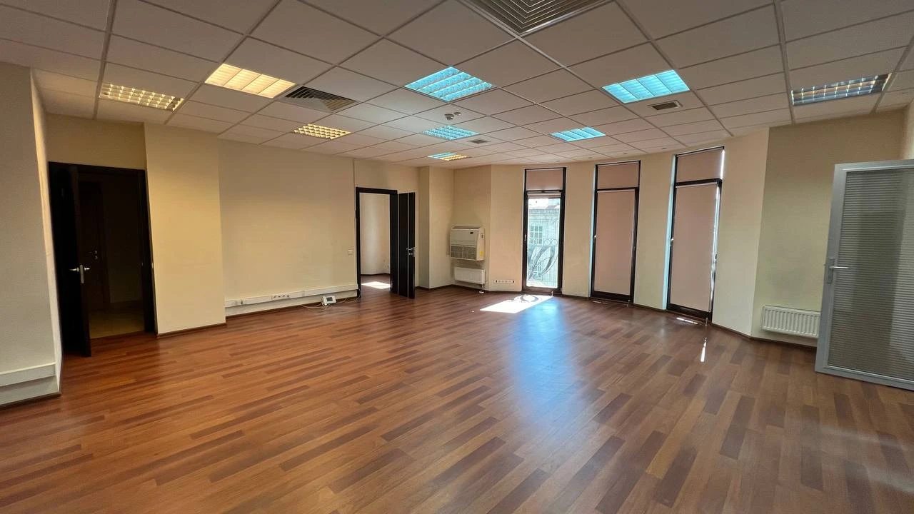 Office for rent 3 rooms, 120 m², 5th fl./7 floors. 120, Saksaganskogo 120, Kyiv. 