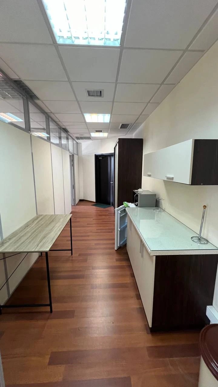 Office for rent 3 rooms, 120 m², 5th fl./7 floors. 120, Saksaganskogo 120, Kyiv. 