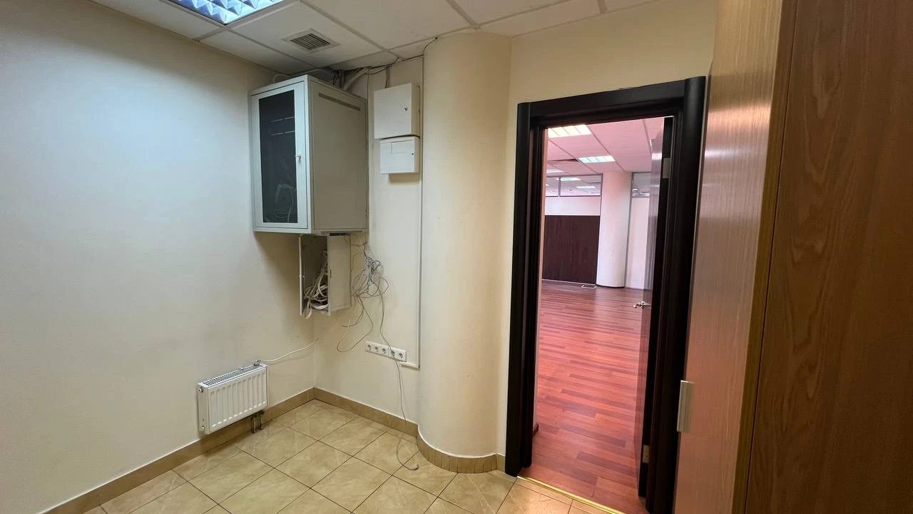 Office for rent 3 rooms, 120 m², 5th fl./7 floors. 120, Saksaganskogo 120, Kyiv. 