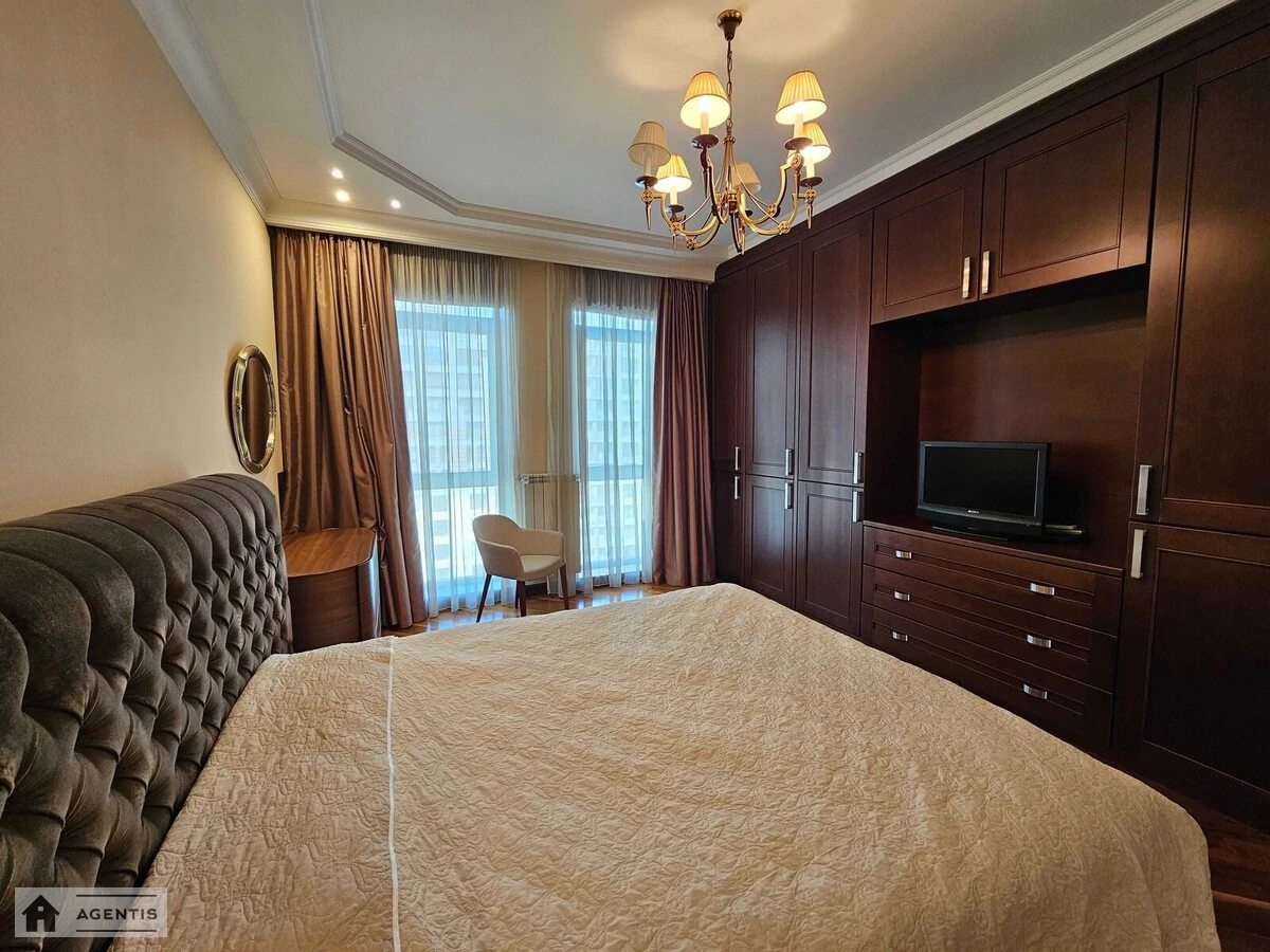 Apartment for rent. 3 rooms, 110 m², 13 floor/18 floors. 3, Andriya Verkhohlyada vul. Mykhayla Drahomirova, Kyiv. 