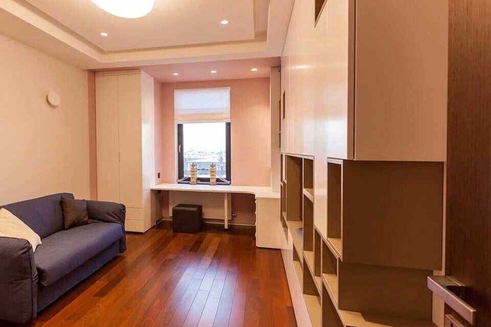 Apartment for rent. 3 rooms, 150 m², 12 floor/16 floors. Olesya Honchara vul., Kyiv. 