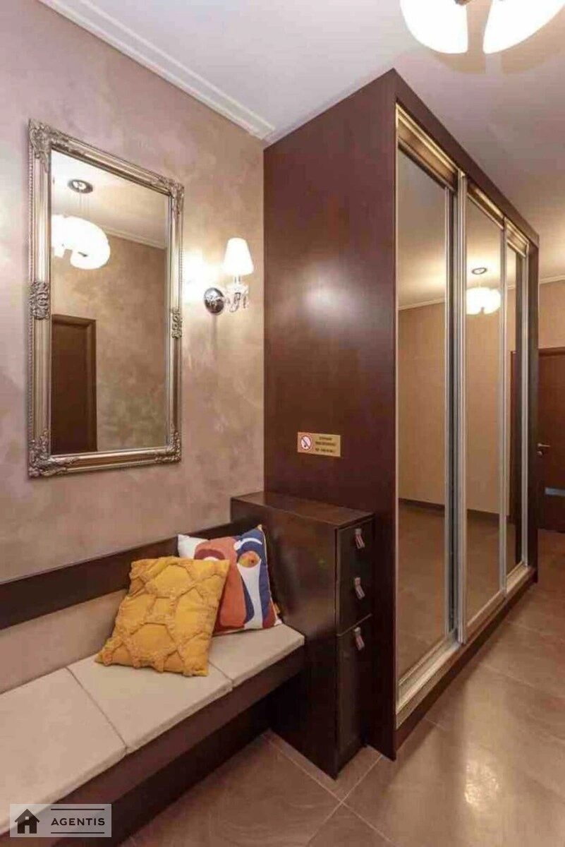 Apartment for rent. 3 rooms, 113 m², 11 floor/28 floors. 59, Zvirynetcka 59, Kyiv. 