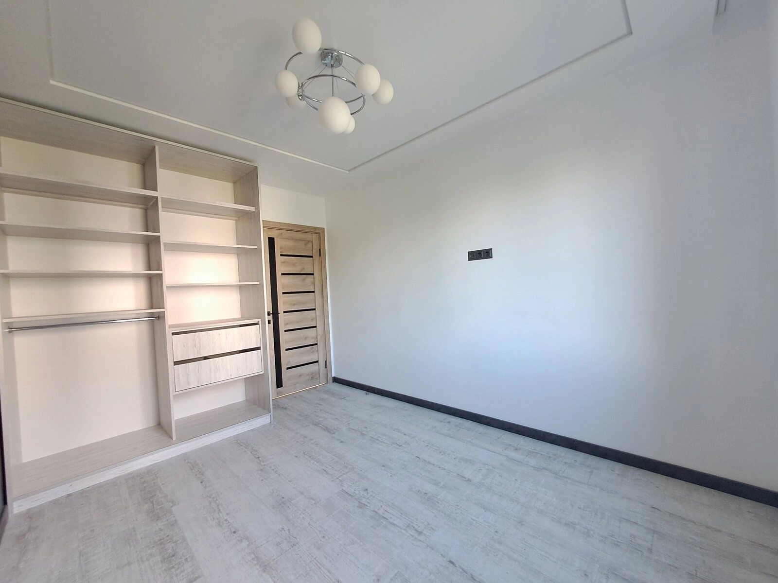 Продаж квартири. 2 rooms, 52 m², 3rd floor/9 floors. Вишнівецького Д. б-р, Тернопіль. 