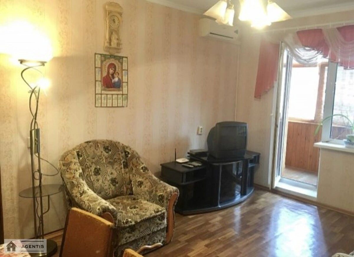 Apartment for rent. 2 rooms, 58 m², 4th floor/9 floors. 42, Volodymyra Ivasyuka prosp. Heroyiv Stalinhrada, Kyiv. 