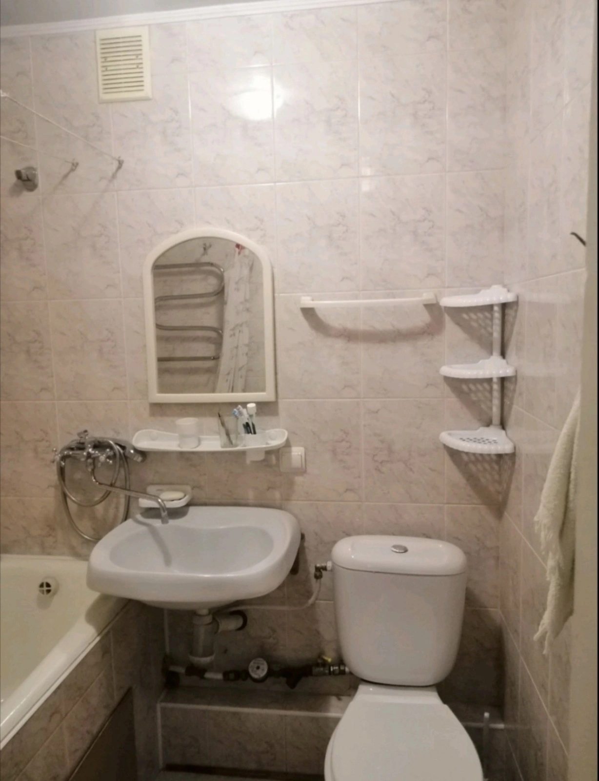 Room for rent for a long time. 1 room, 36 m², 2nd floor/5 floors. Druzhby vul., Ternopil. 