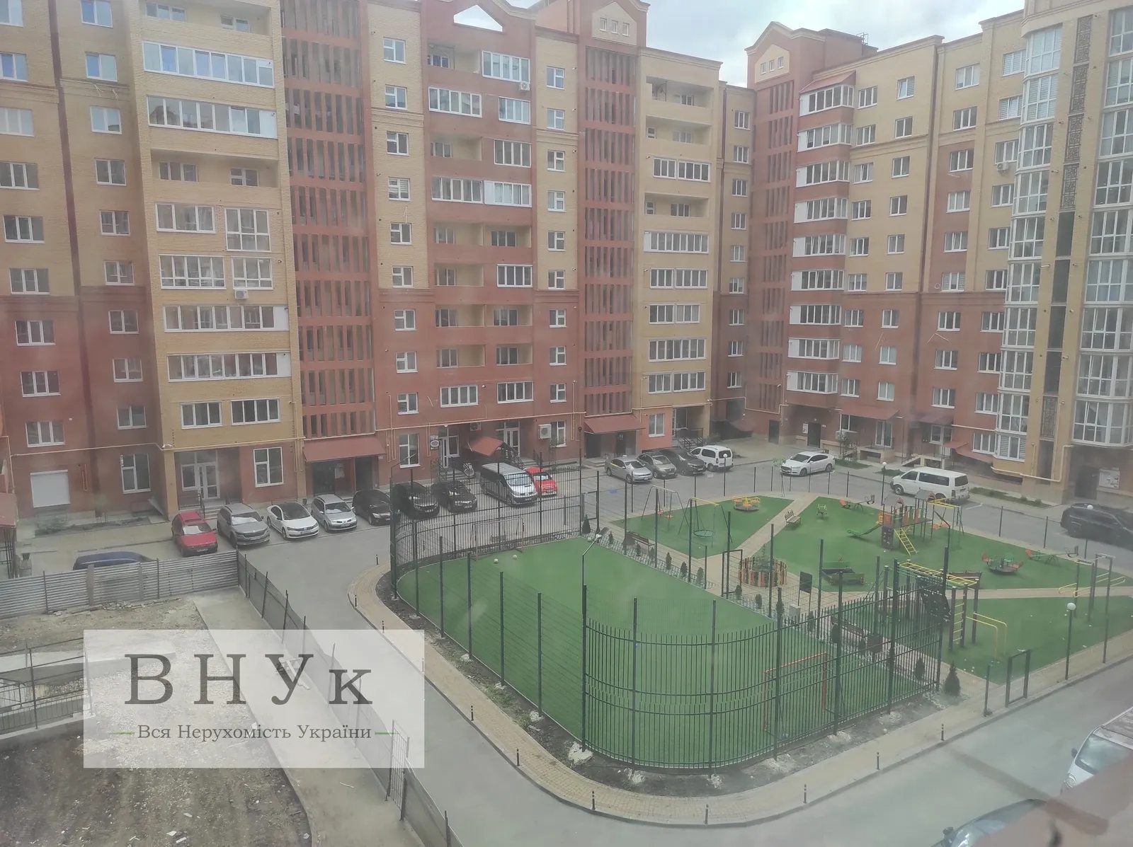 Apartments for sale. 3 rooms, 82 m², 5th floor/10 floors. Tarnavskoho Henerala vul., Ternopil. 