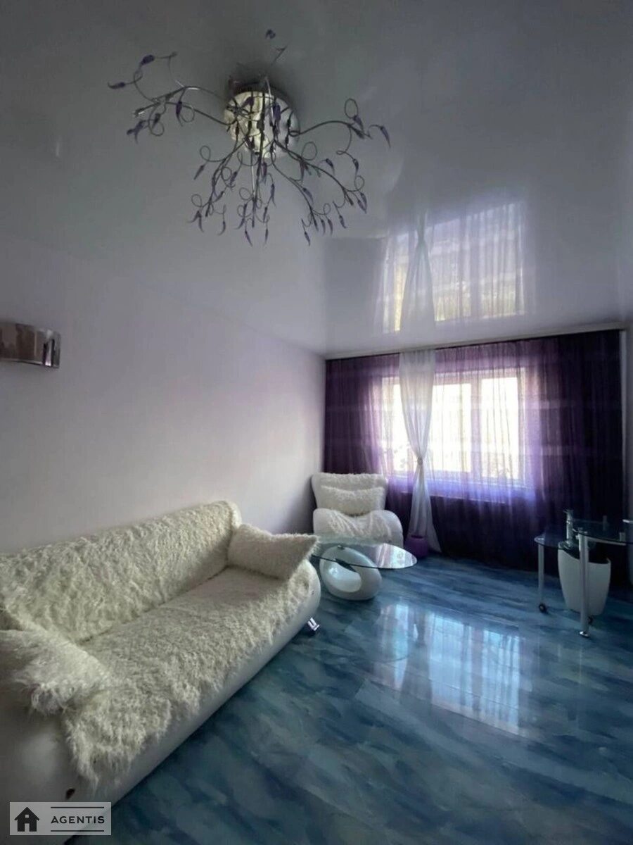 Apartment for rent. 2 rooms, 65 m², 12 floor/16 floors. Darnytskyy rayon, Kyiv. 