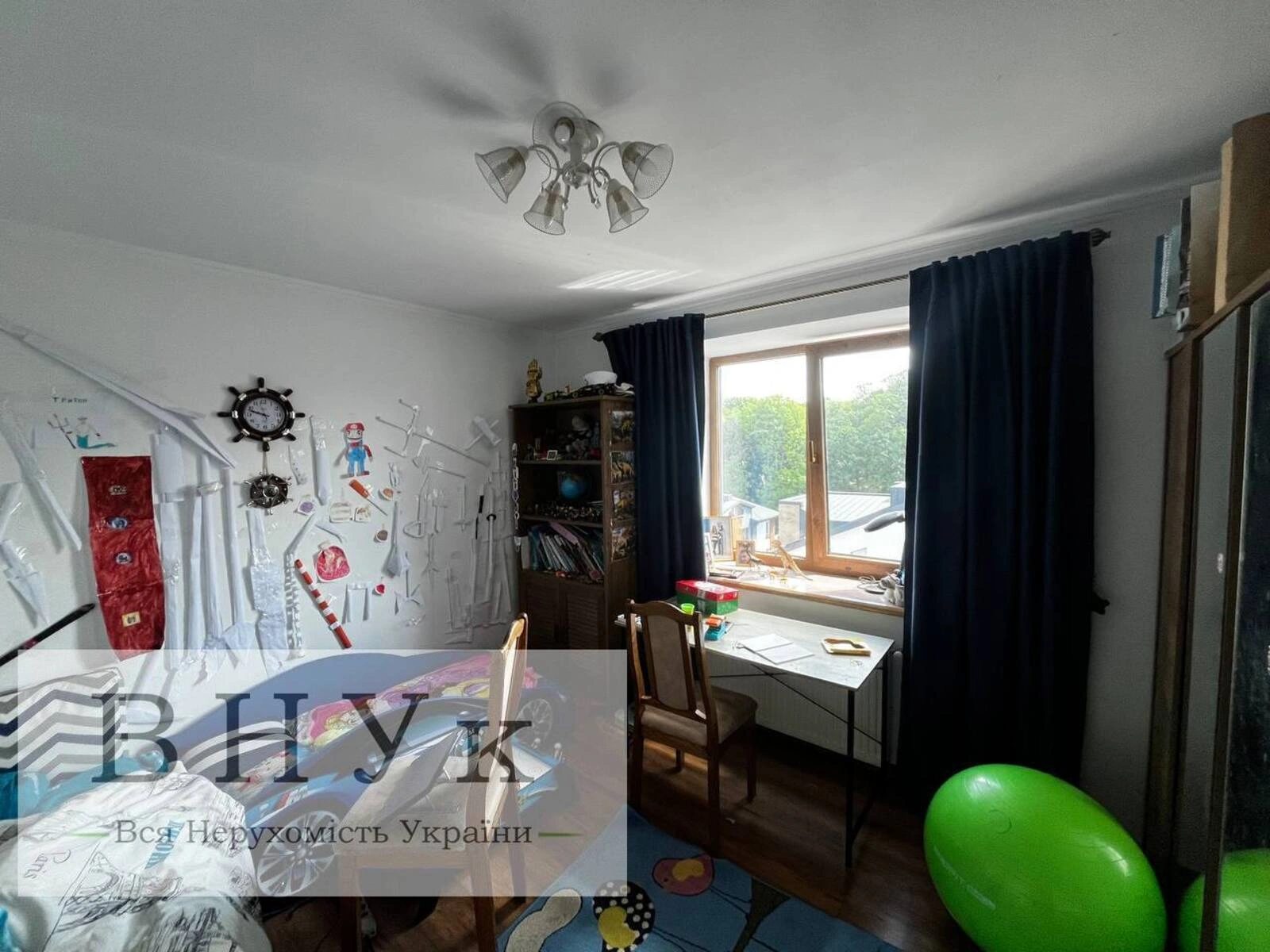 Apartments for sale. 3 rooms, 71 m², 8th floor/9 floors. Kotsyubynskoho vul., Ternopil. 