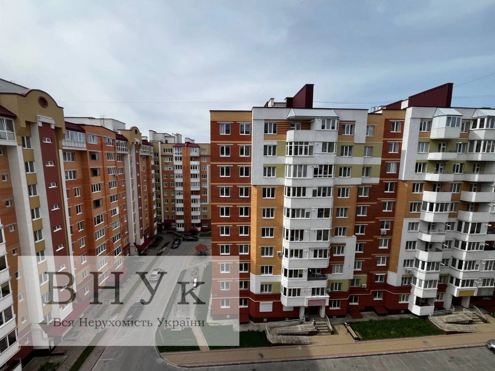 Apartments for sale. 3 rooms, 80 m², 8th floor/10 floors. Troleybusna vul., Ternopil. 