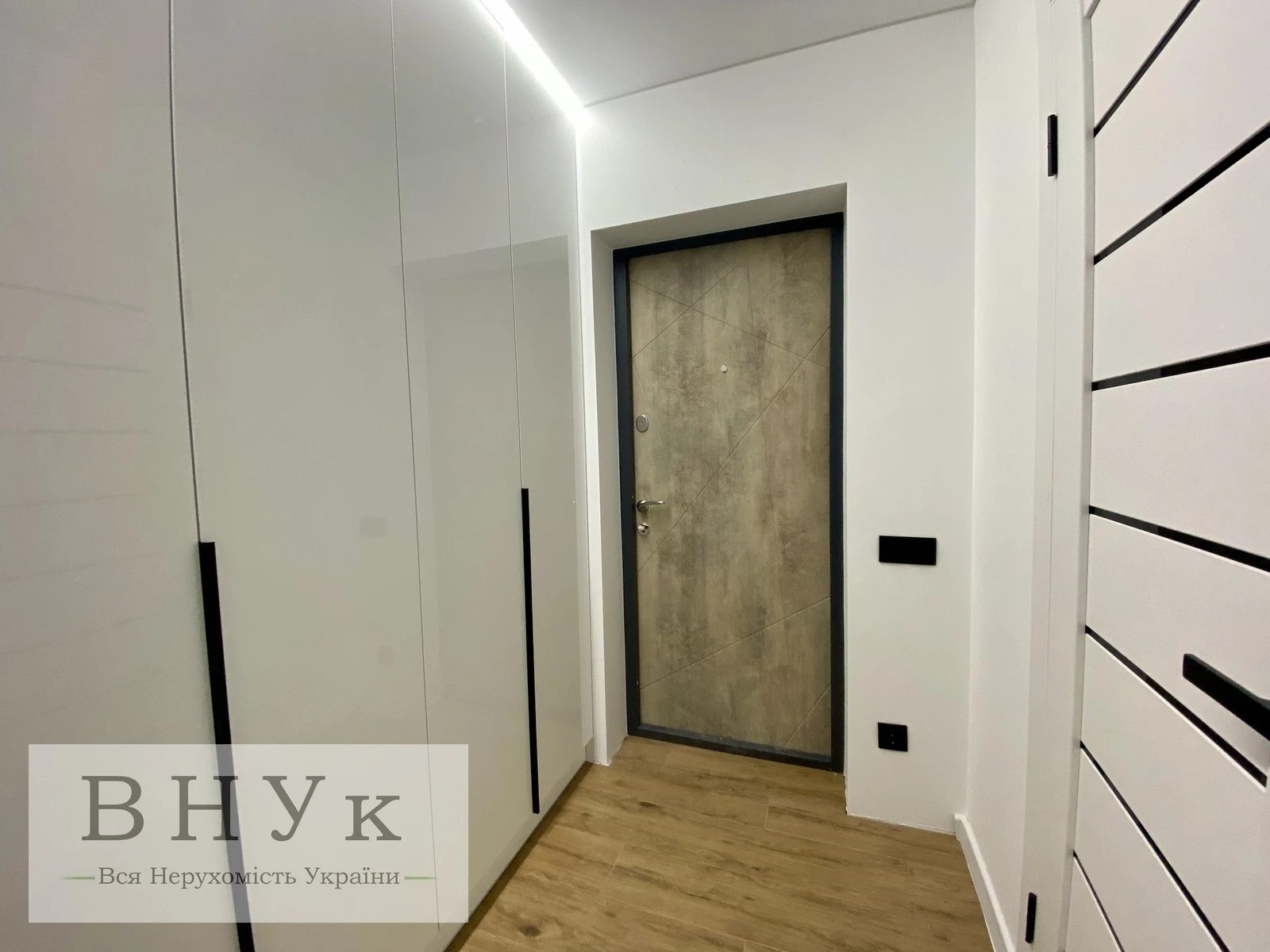 Продаж квартири. 1 room, 55 m², 1st floor/10 floors. Ілльєнка , Тернопіль. 