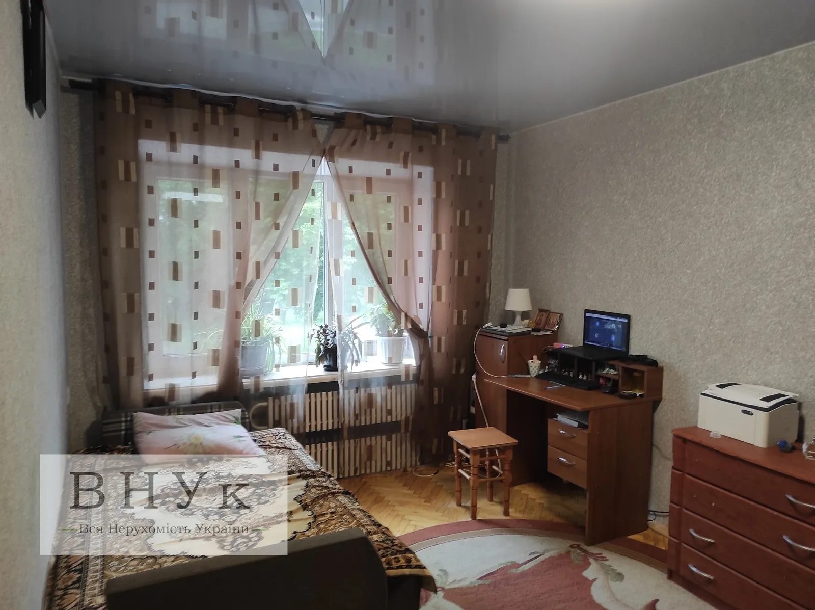 Продаж квартири. 1 room, 42 m², 1st floor/5 floors. Винниченка В. вул., Тернопіль. 