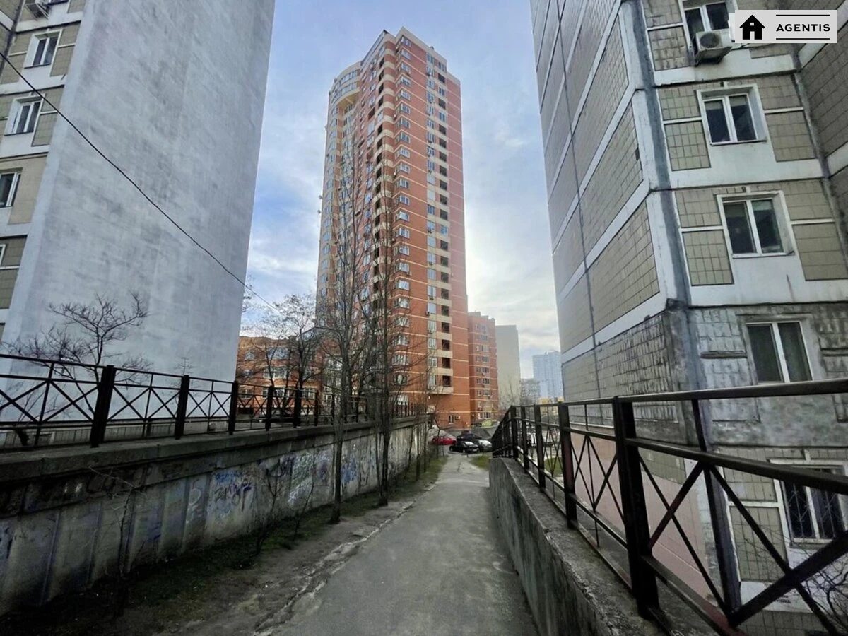 Apartment for rent. 3 rooms, 126 m², 23 floor/27 floors. 12, Sribnokilska 12, Kyiv. 
