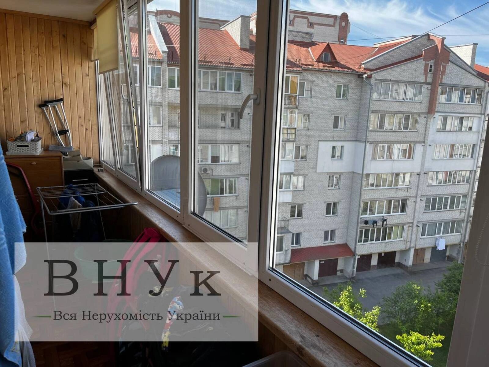 Apartments for sale. 3 rooms, 76 m², 6th floor/6 floors. Karpenka vul., Ternopil. 