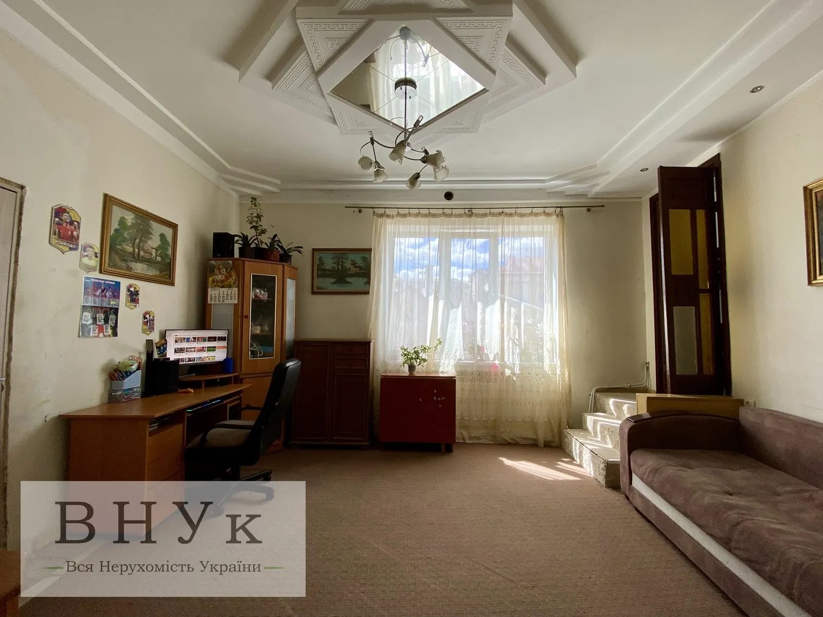 Apartments for sale. 4 rooms, 102 m², 3rd floor/4 floors. Bandery S. vul., Ternopil. 