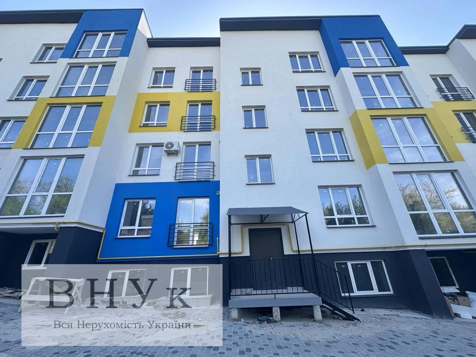 Apartments for sale. 1 room, 38 m², 3rd floor/4 floors. Kutkiv  Ternopilska vul., Ternopil. 